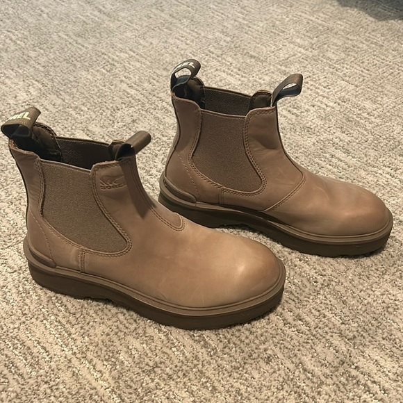 Sorel Shoes - Sorel hi-line Chelsea boot